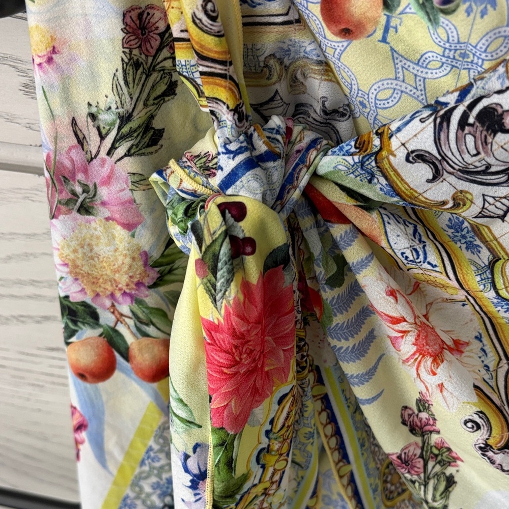 Camilla Multicolor Floral and Baroque Print wrap - Picture 3 of 11